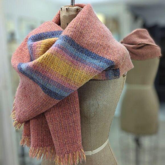 Hand Woven Wool Throw - Picture 6 of 6